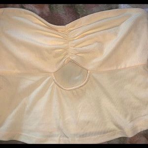 lovely yellow tube top great for the summer!🌻